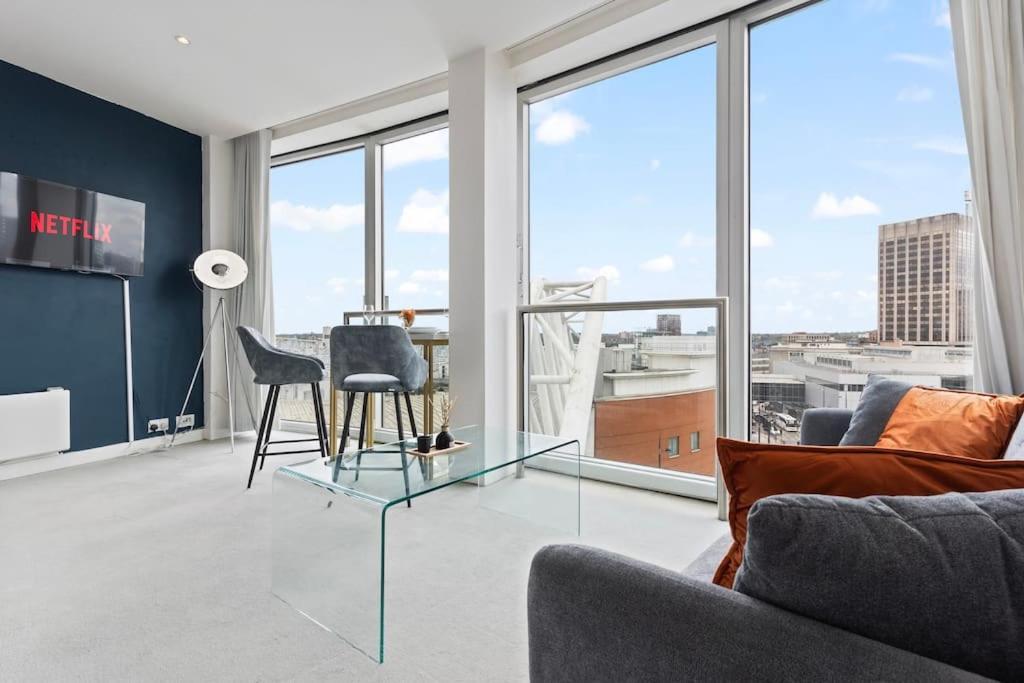 Luxury Rotunda With Free Voucher In New Street Apartment *